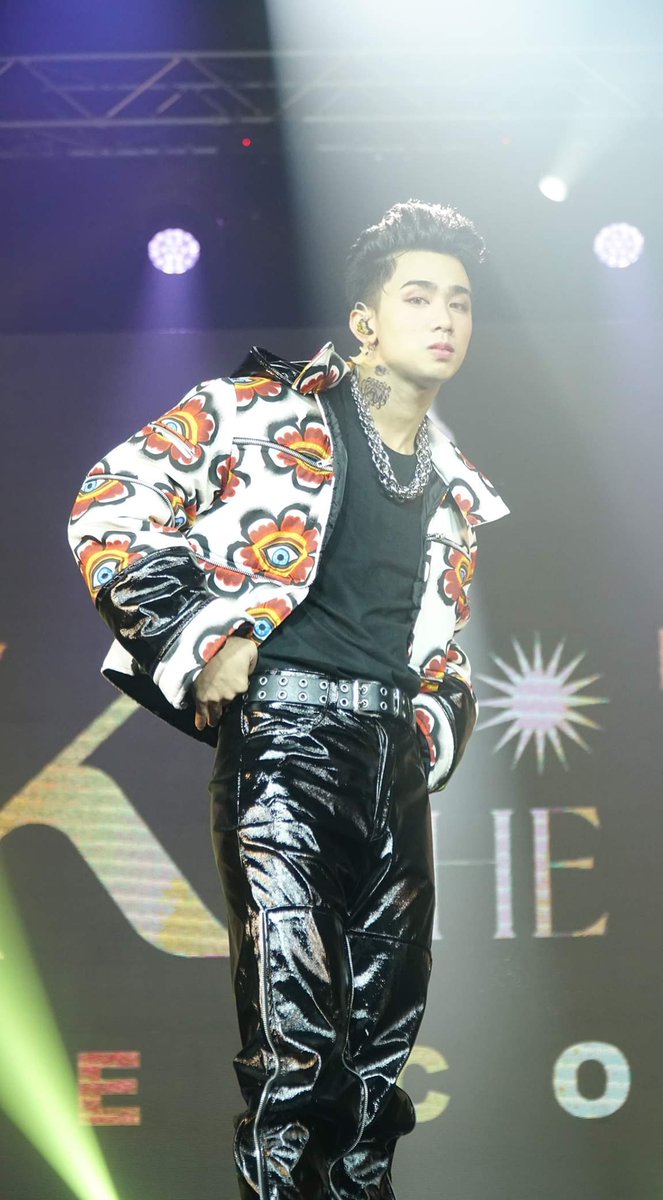 SB19Official's tweet photo. 📸 #SB19_JOSH | Bazinga #YTFFPH Performance

Watch #SB19xACBazingaStageCam tonight at 7PM
➡ Set reminder: https://t.co/oGAaWuM13k https://t.co/htTDfHD0wD