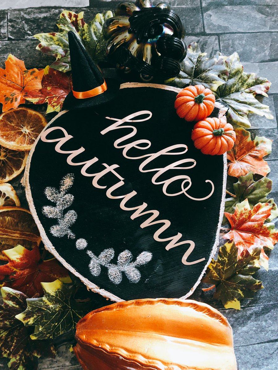 cazababe75's tweet photo. 🍁🧡#AUTUMN🧡🍂🍁The season  that teaches us that indeed change is beautiful #autumnvibes #spookyseason https://t.co/Wt1y27I9in