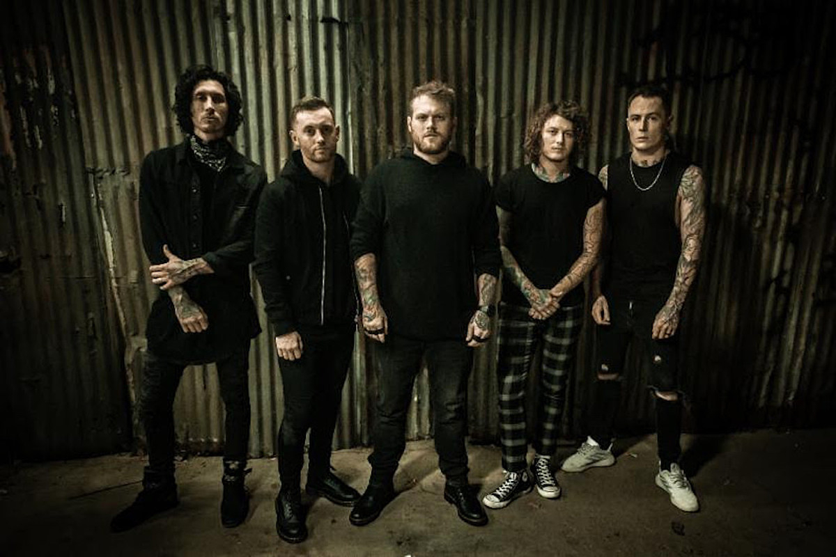 Ultra_online's tweet photo. Asking Alexandria выпустили клип «Alone Again». До выхода нового альбома группы ровно месяц:
https://t.co/fyteGP2Lxh https://t.co/9syYCaWwW0