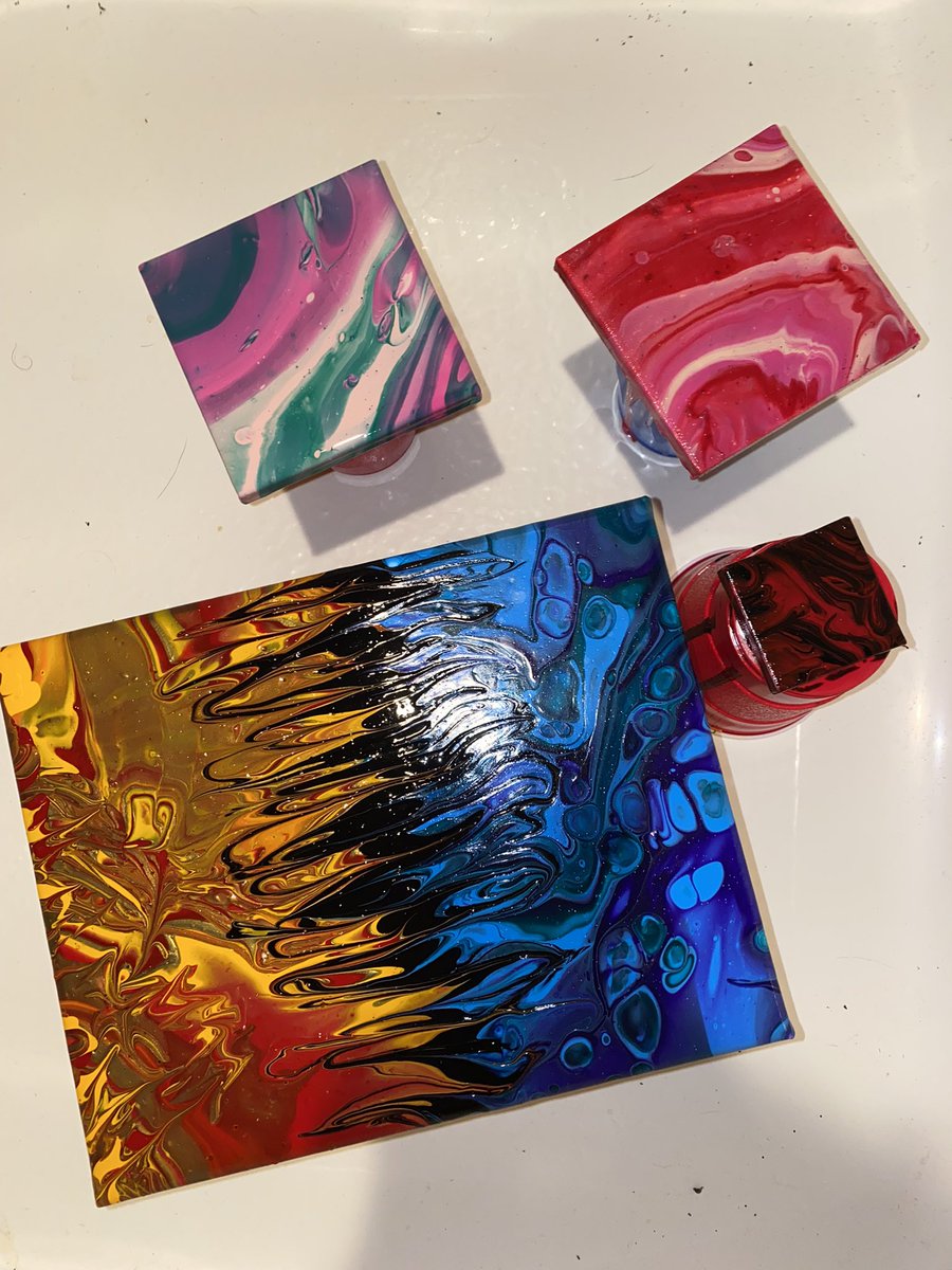 i love being an artist 🥺

#artwork #painting #paintpour #paintpouring #art #ArtistOnTwitter