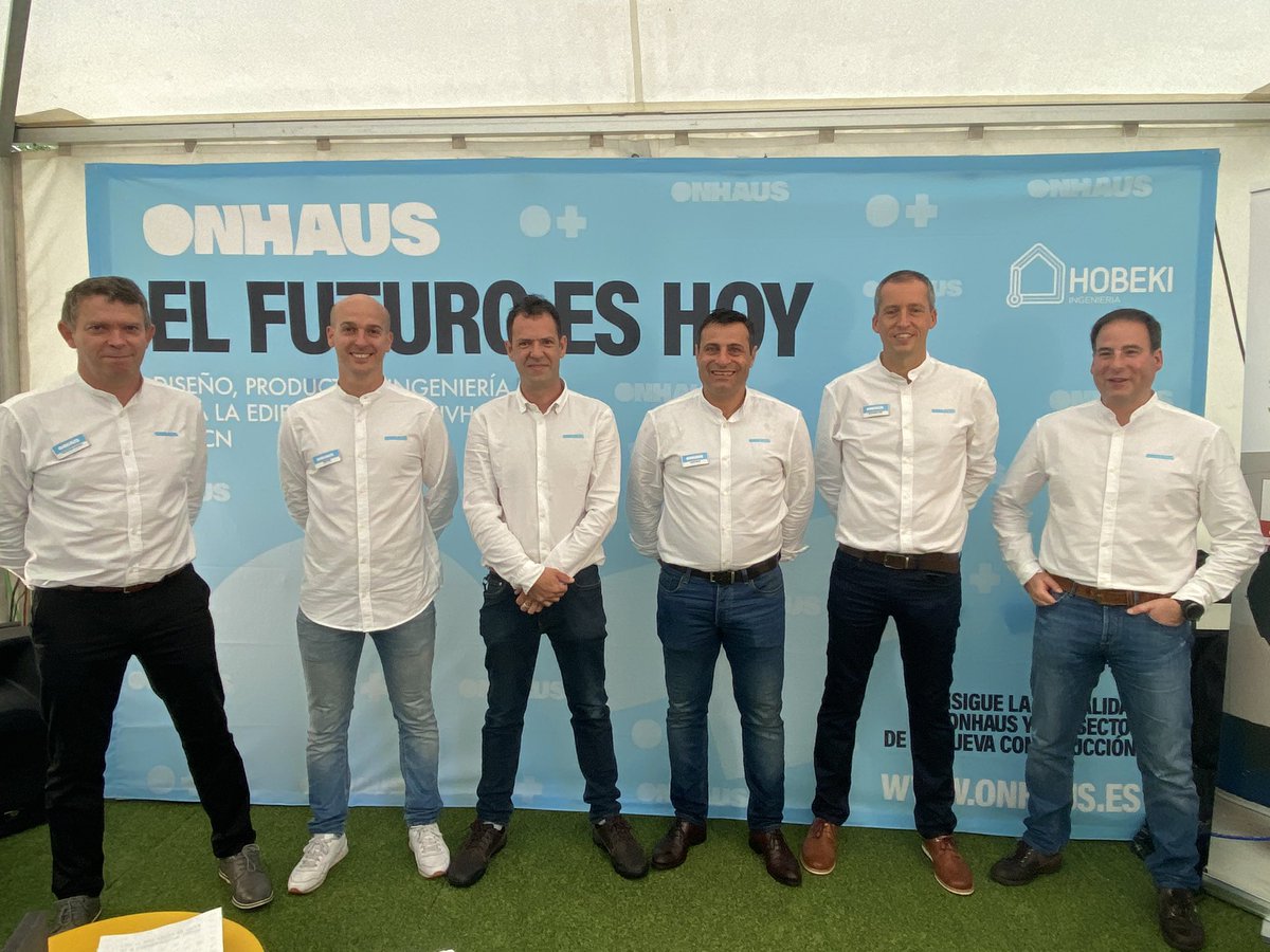 EDIFICA 2021 | 📸 parte de nuestro equipo comercial en el stand corporativo, 49.💙
 #ediFica21