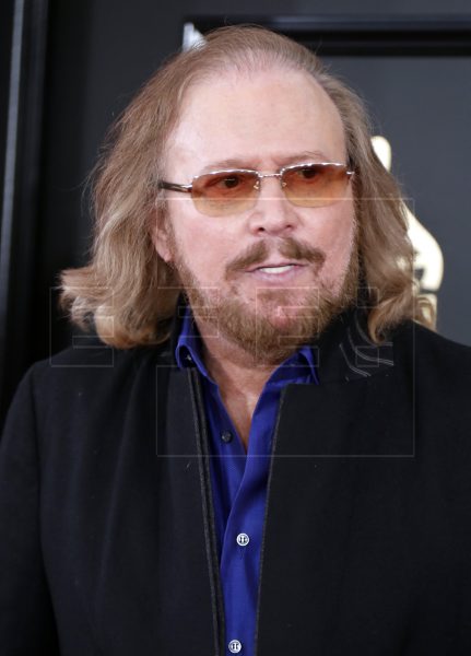 EFELafototeca's tweet photo. #BarryGibb cumple 75 años

El último miembro del célebre grupo Bee Gees presume de una trayectoria profesional de más de 50 años. El libro Guinness de los récords enumera a Barry como el segundo compositor más exitoso de la historia detrás de Paul McCartney. #EFEfototeca #Musica https://t.co/T9fJuZ4OXL