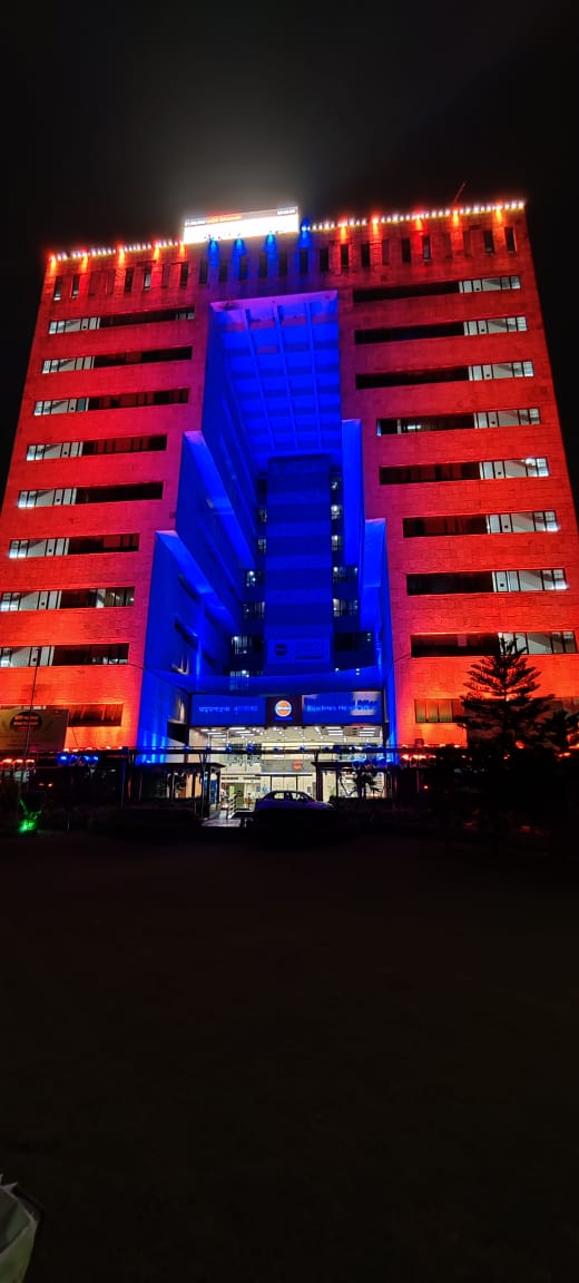IOCL_PLHO's tweet photo. #IndianOil's Pipelines Head Office is illuminated on the eve of #62ndIndianOilDay celebrations. Fuelling India's growth with trust. Celebrating India and #IndianOil! #PehleIndianPhirOil https://t.co/ZlU9vRXVJw