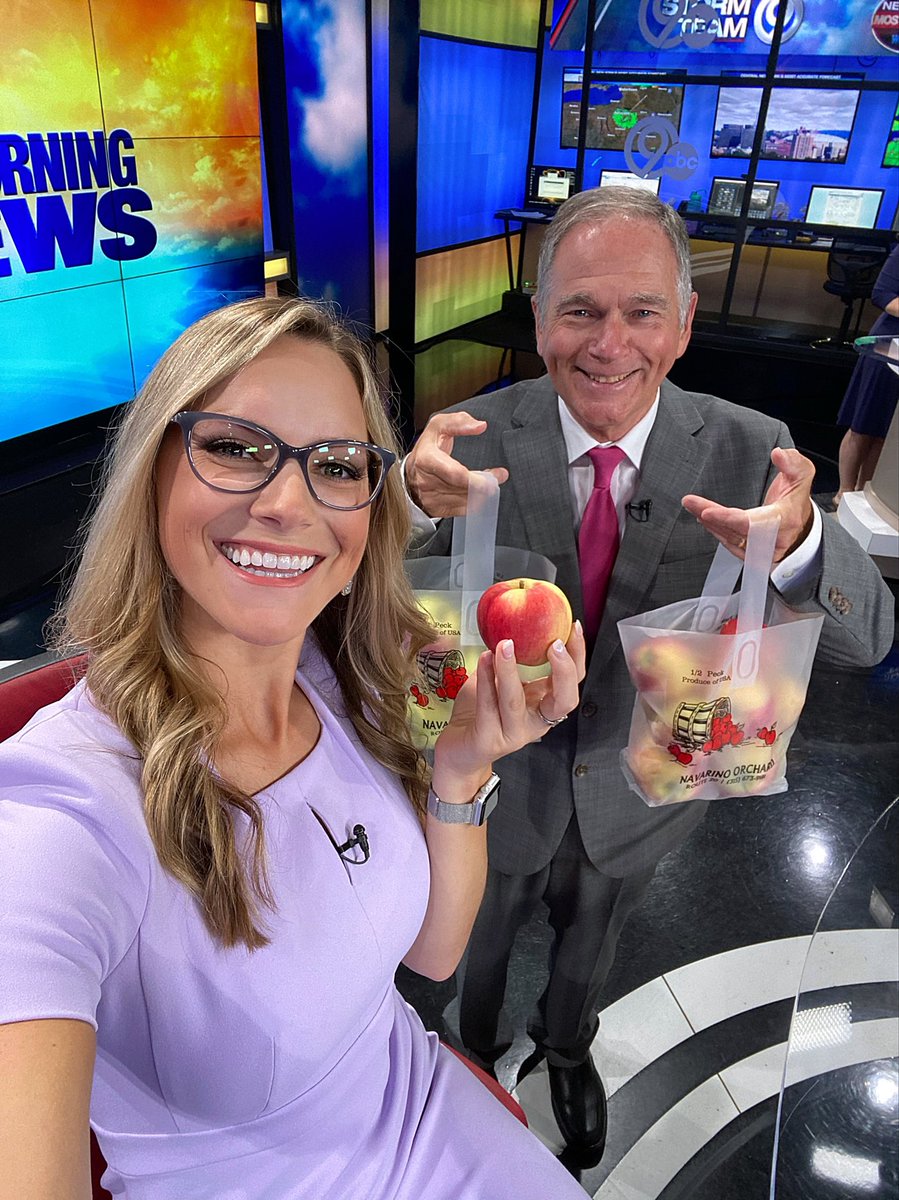 NeSommavilla's tweet photo. How early is too early for apple picking? The 🍎 fairy brought Dan two bags full this morning. Luckily, he is kind enough to share them with our #morningnews family😍🍎🍏🥧 https://t.co/K8UHX9MQ9s