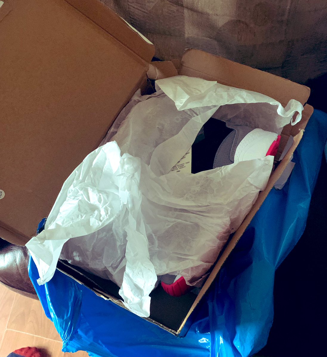 Num1Dad91's tweet photo. @mandmdirect what the HELL! Ordered some trainers for my sister in law for her bday and you send me the trainers in a broken/smashed box that’s going to look good for a birthday isn’t it!!! #ridiculous #mandmdirect #adidas #trainers https://t.co/bsbmqLsazN