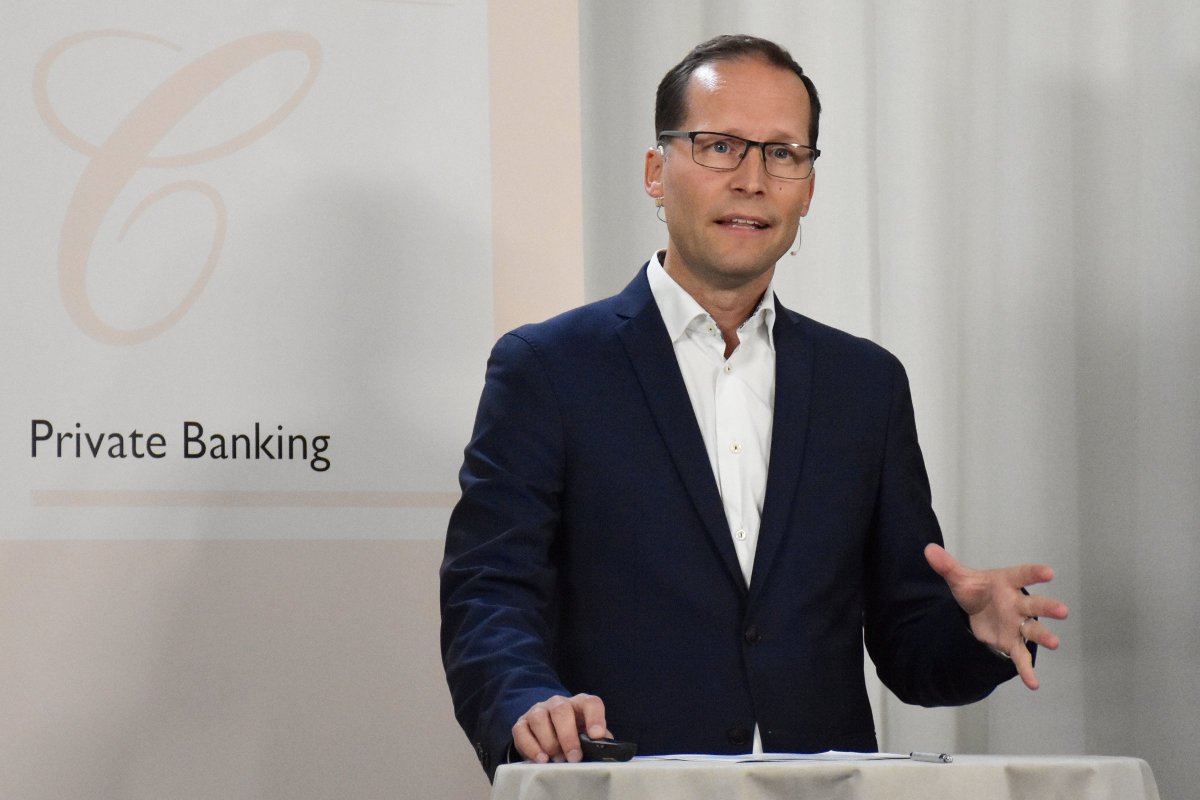 DNBCarnegie's tweet photo. Näst sista delen av Börshösten 2021 sändes idag. 

Under förmiddagen fokuserade vi på detaljhandel och sällanköpssektorn tillsammans med analytikerna Niklas Ekman och Henrik Christiansson.

Moderator: @Jonas_Elofsson. 
Du som kund en inspelning i Carnegie Online. 

#Carnegielive https://t.co/qxIuJ1gqfw