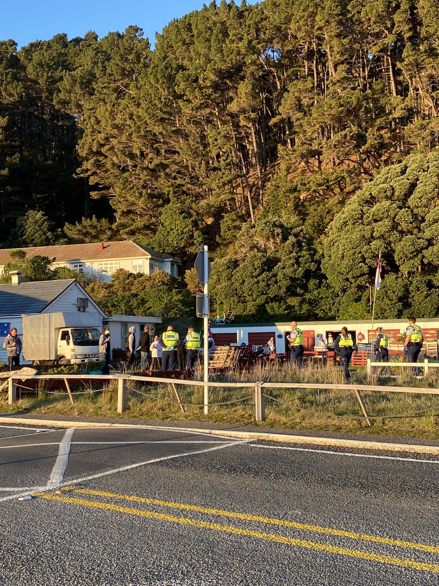 zeniakumar's tweet image. Not even 24 hours into level 3 in Wellington and police in over 6 cars tried to remove around 5 tangata whenua who were peacefully protesting in Shelly Bay and have been for over a year. Despicable.