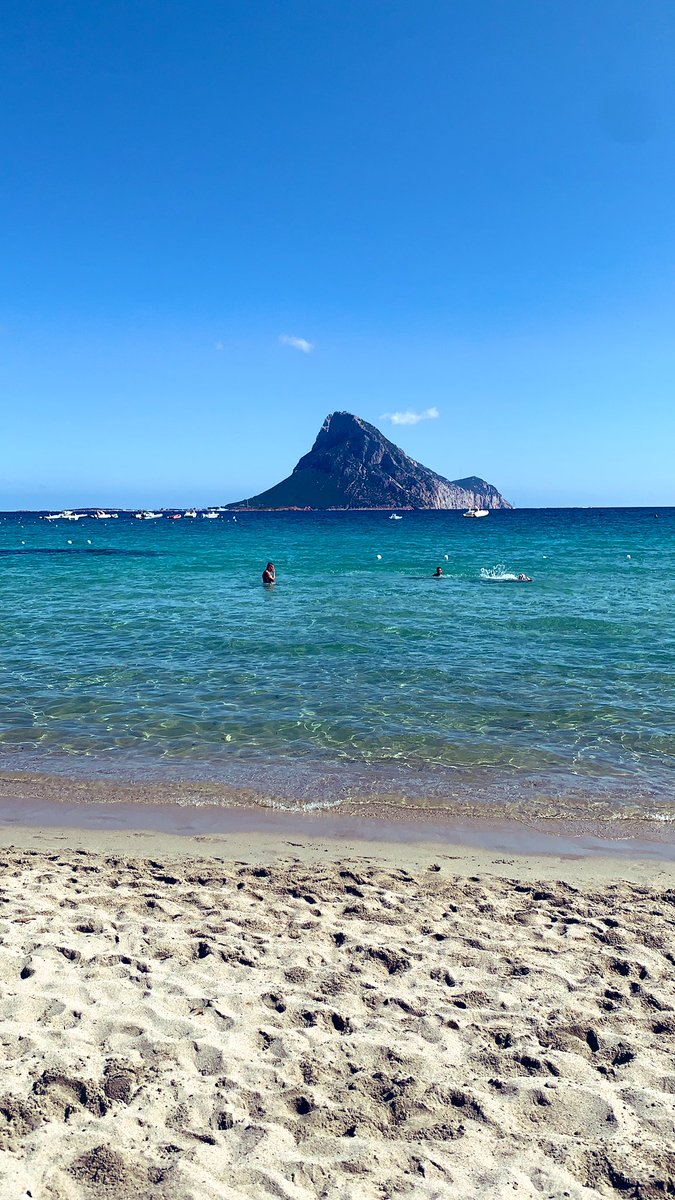 ValenMariani's tweet photo. Buon Cabudanni @insopportabile, io saluto così oggi la tua terra meravigliosa ❤️. #secondacasa #Sardegna #PortoTaverna https://t.co/9jH8X39mvn