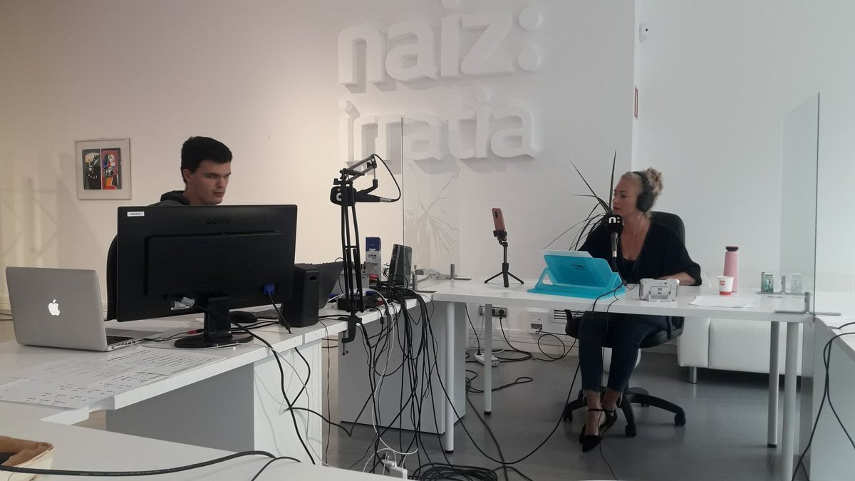 EIruretagoiena's tweet photo. Aurten ere udako asteazkenak hemen igarotzeko aukera izan dut @NAIZirratia @irailerako. Eskerrik asko zuen lana ta goxotasunagatik @tessando @ioar_aizpurua. 😍😍😍 https://t.co/Q0rUuZtrcf