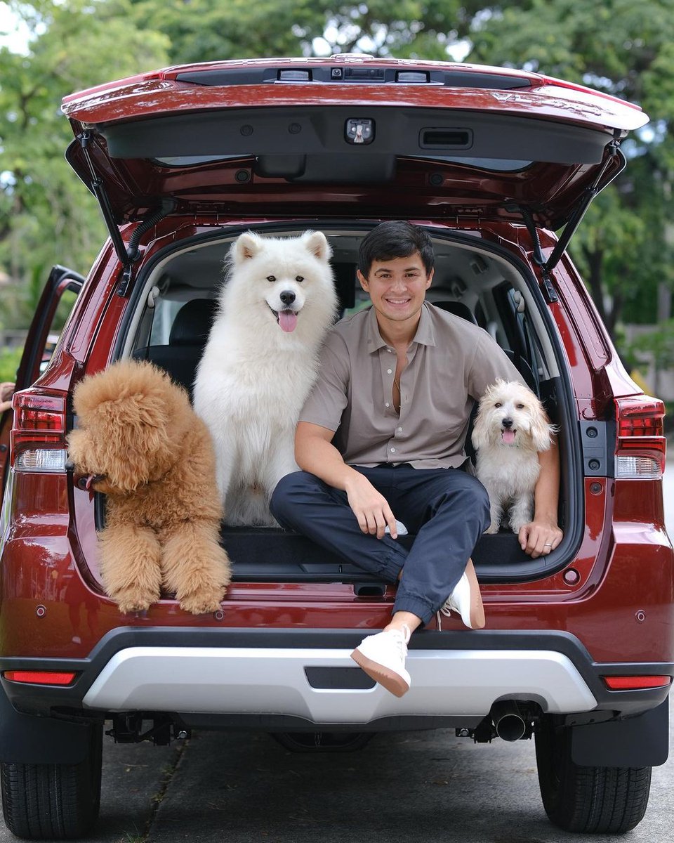 AshMatt_intl's tweet photo. Check out the Guidicellis new ride. The new #NissanTerra. A smooth and accommodating ride for the whole pawmily! 👌🏽💯

#CommandEverything
@mateoguidicelli @NissanPHI https://t.co/ciq0p7iXOA