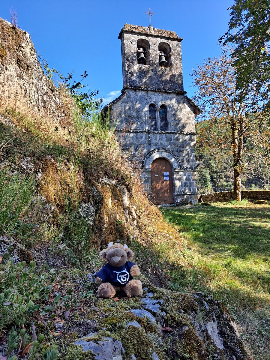 GouzonP's tweet photo. Idée de découverte de la Petite Vache
Une balade évasion vers la Chapelle Notre Dame du Château à Saint Christophe les Gorges #cantal
Entre bruyères et Maronne
@cantalinspi @AuvergneMarque @AuvergneDest @cantalauvergne @salerstourisme @CantalD @Auvergne https://t.co/ynlACQ3CEZ