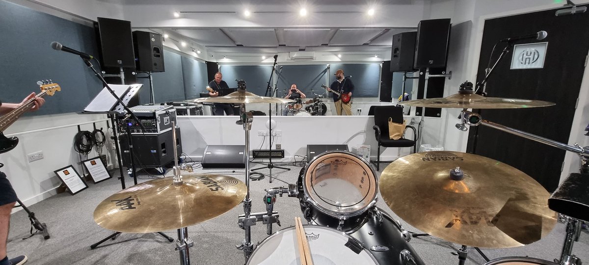 At last, back at these amazing <a href="/thehiverooms/">The Hive Rooms</a> 😁🤘🏻🎤🎸🎤🎸🥁