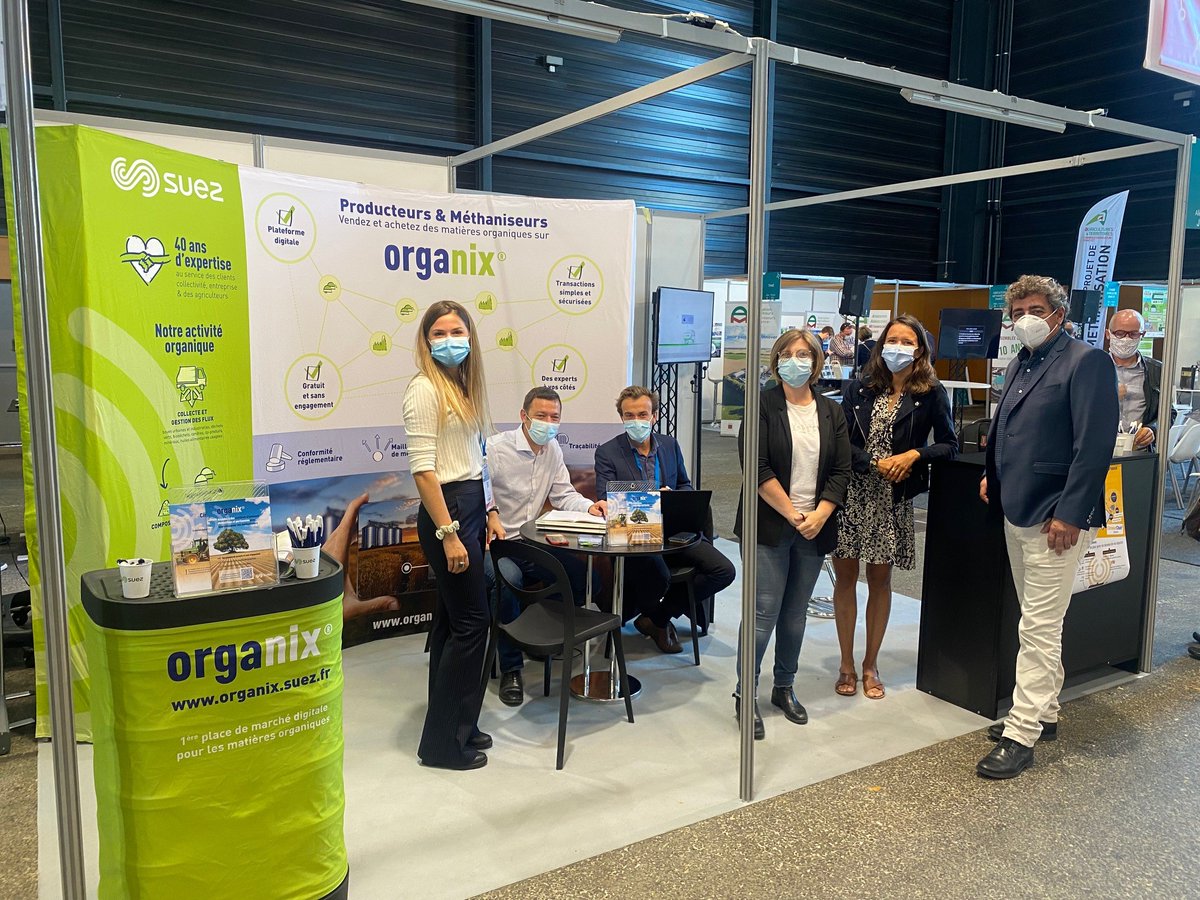 claire_arnd's tweet photo. @suezFR @expobiogaz En direct de notre stand @suezFR avec les équipes #organix et #CircularChain👉🎙️Nous vous donnons rendez-vous à 13h aujourd'hui pour la conférence #organix 📍Forum exposants à @expobiogaz https://t.co/JHcXqTHqra