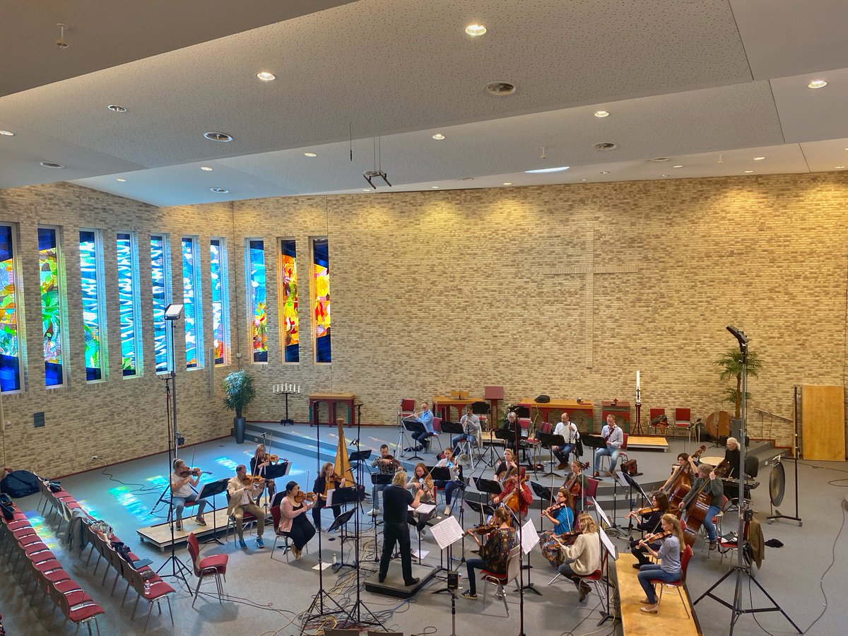 Komt u ook naar het Sinfonia Maritiem Concert? Het orkest is hard aan het repeteren om de allerbeste muziek te spelen dit weekend. Er zijn nog kaarten beschikbaar!

Reserveer uw gratis tickets via
sinfoniarotterdam.nl/concert/sinfon…

Dirigent <a href="/conradvanalphen/">Conrad van Alphen</a>