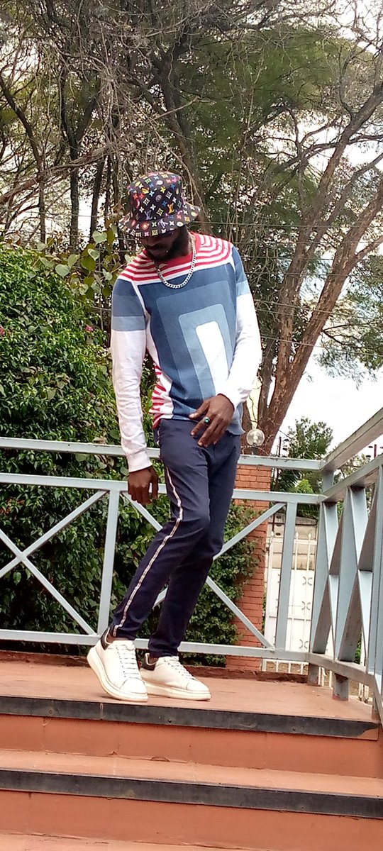 guy_kadi's tweet photo. https://t.co/IYGJFerUKG👊👊🔥🔥💯 https://t.co/c386xg6qLN