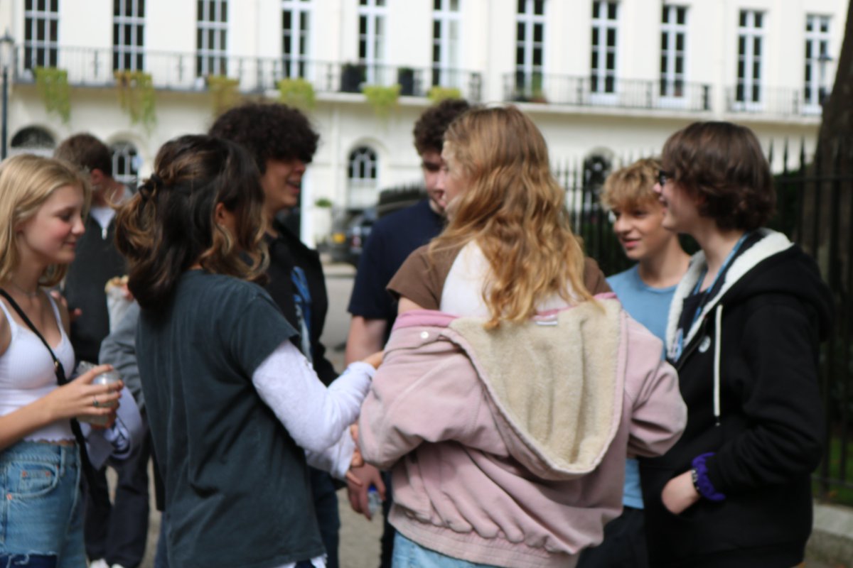 SouthbankSchool's tweet photo. Today marks the first day of Southbank's Autumn term 2021, and we are over the moon to be back! Yesterday all three campuses held orientation days to welcome families to school. Our Westminster campus PTA held an ice-cream social on the beautiful #fitzroysquare!
#CognitaWay https://t.co/0oRoPGduAx