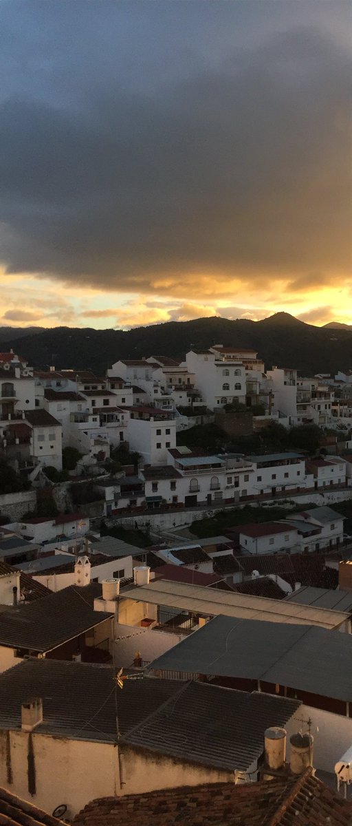 BeatrizMN7's tweet photo. Recopilación de los mejores atardeceres de mi vida: https://t.co/L3nBEq1o7H