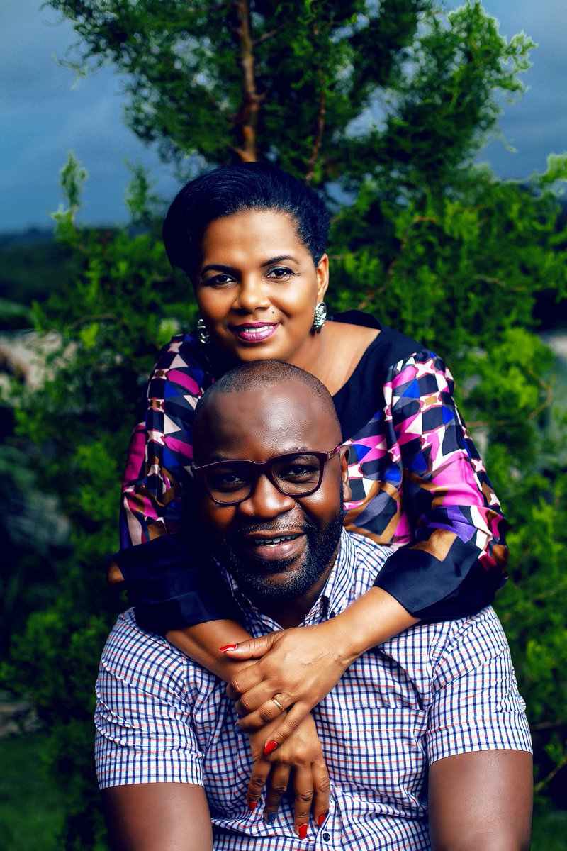 FredyPhoto's tweet photo. JOYEUX🎉 19ANS💍 DE MARIAGE👰🏾♀🤵🏾♂ à Mme Christelle Obiang & Mr Christian Obiang
Credit Photos : @fredy_bm_photo
Photographe :@fredyboupendzamoudoki
📱+241 65 74 78 97 Whatsapp
#shootingphoto #anniversairemariage #19ansmariage #mariage2002 #wedcdinginspiration
#nocederetonne https://t.co/kLxq7G1BlC