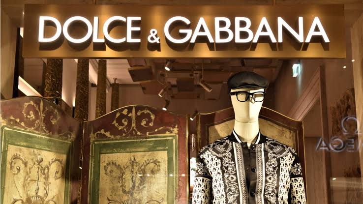 Moda Dünyasının Önemli Markalarından biri olan Dolce & Gabanna da NFT Alanına Giriş Yapıyor! Dolce & Gabanna “Collezione Genesi” adında bir NFT koleksiyonu çıkaracak!