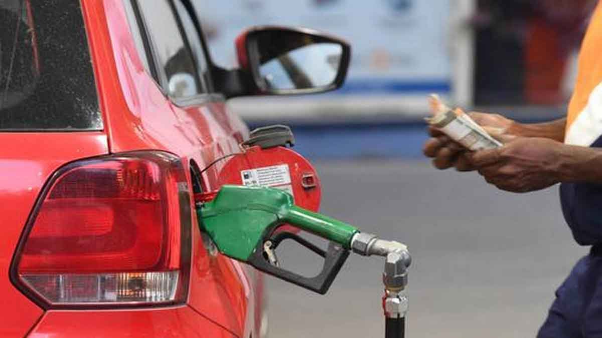 Petrol (₹/Litre) price in different cities of the country
Wednesday (September 01, 2021)
City Price. (₹/Litre)
Delhi.          101.39
Kolkata.      101.72
Chennai.      99.10
Bengaluru.   104.88
Mumbai.       107.83