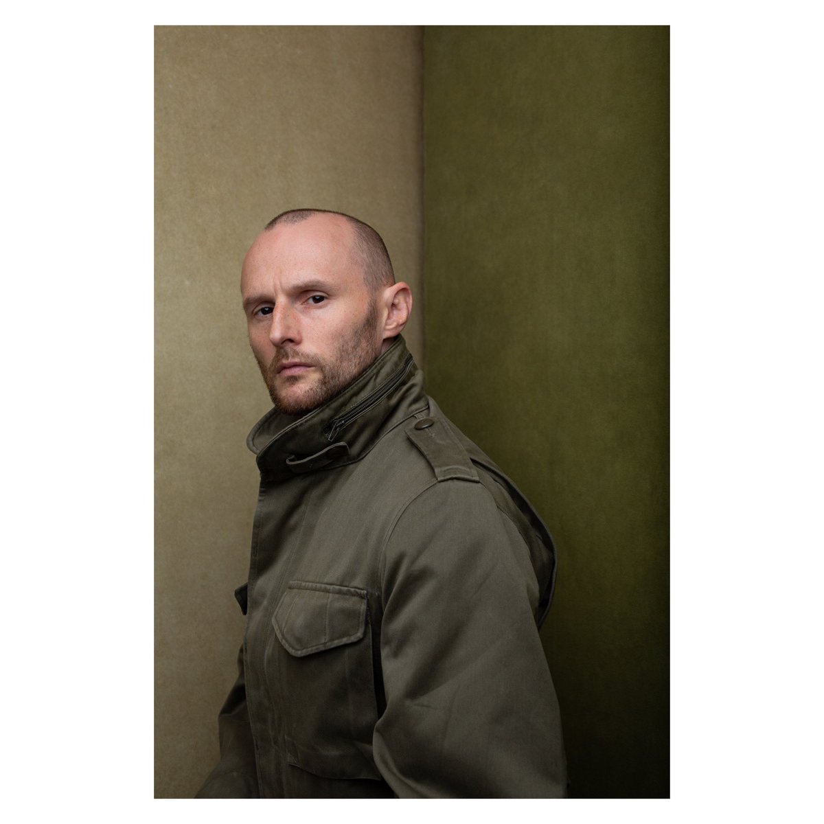 benwulfphoto's tweet photo. Wulf #photography #selfportrait #selfportraiture #headshots #canvasbackdrop #sigmaart #interfit https://t.co/yHIhPw2gEy