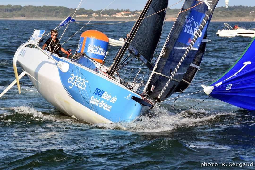 JaiMeGARNIER's tweet photo. 20/20 pour cette rentrée ? 20è à 20 ans ! COMBAT ! COMBATIVITÉ ! COMBATTANT ! @JaiMeGARNIER termine au sprint 20ème/34 de la deuxième étape de La Solitaire du Figaro. Il franchit officiellement la ligne ce 1er septembre après 2 jours 22 heures 15 minutes 24 secondes ! BRAVO ! https://t.co/w7lVwimPpq