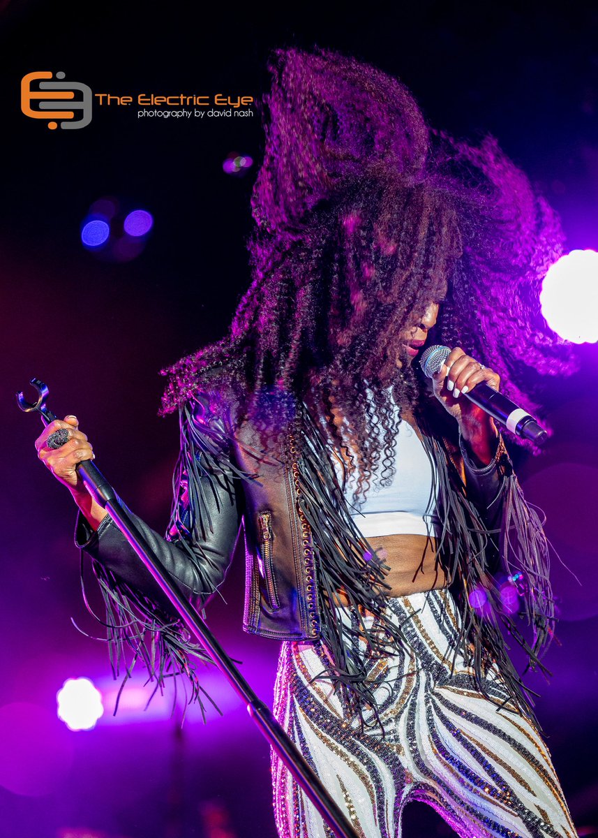 Simply stunning performance by <a href="/beverleyknight/">Beverley Knight💙</a> on the main stage <a href="/carfestevent/">CarFest</a> <a href="/laverstoke/">Laverstoke Park Farm</a> <a href="/bbccin/">BBC Children in Need</a> <a href="/nikoneurope/">NikonEurope</a> <a href="/nikonproeurope/">Nikon Pro</a> #carfest #carfestsouth #carfest2021 #zenfolio #beverleyknight