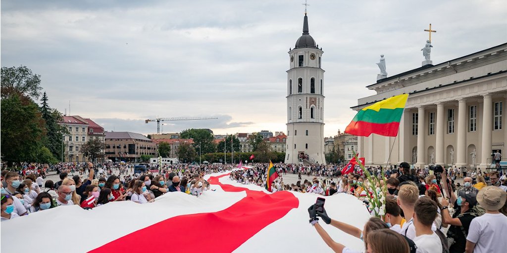 Dans le cadre de l'#Observatoire de l'#Europe médiane et contemporaine, le 9 septembre à 8h30, ne manquez pas la table ronde organisée par le #CREE à l'@inalco "#Belarus : Les sentiers de la liberté".
Plus d'informations : bit.ly/3DDpsU8