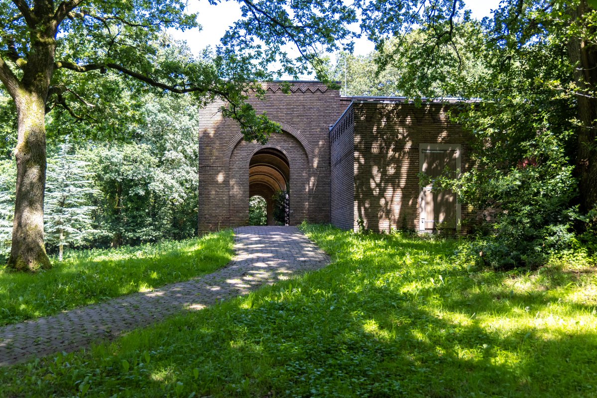 #Opgelet vanaf vandaag is het museumpark gesloten voor individuele bezoekers en openen wij alleen voor groepen en scholen. Uitzondering op 11 en 12 sept dan is iedereen nog een keer welkom voor de #OpenMonumentendag. Daarna is het wachten op het #FeestvanLicht vanaf 18 december.