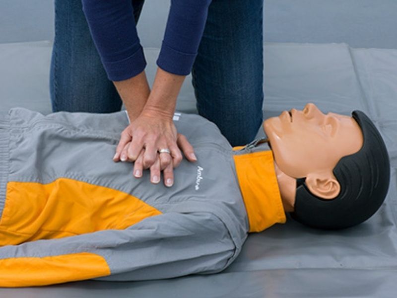 Heb jij vorig jaar de training Burgerhulpverlening gevolgd? Let op! Het is goed om de reanimatietechniek jaarlijks te herhalen. Doe mee met de herhaaltraining op woensdag 15 september. Buurtcentrum Onder de Bolster, Kastanjestr. 2, van 20-22 u. Aanmelden: ap.lc/kYPEJ