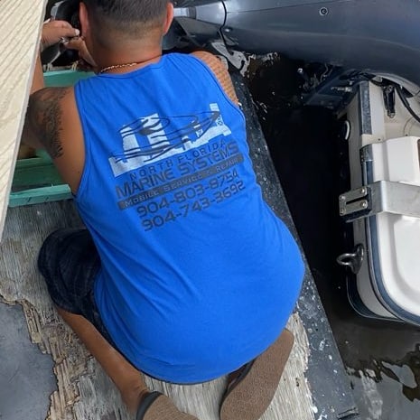 When you spin a hub and th boats in the water. Dont drop the cutter pin! #workflow #nfms #saltlife #marinetechlife #gradywhiteboats