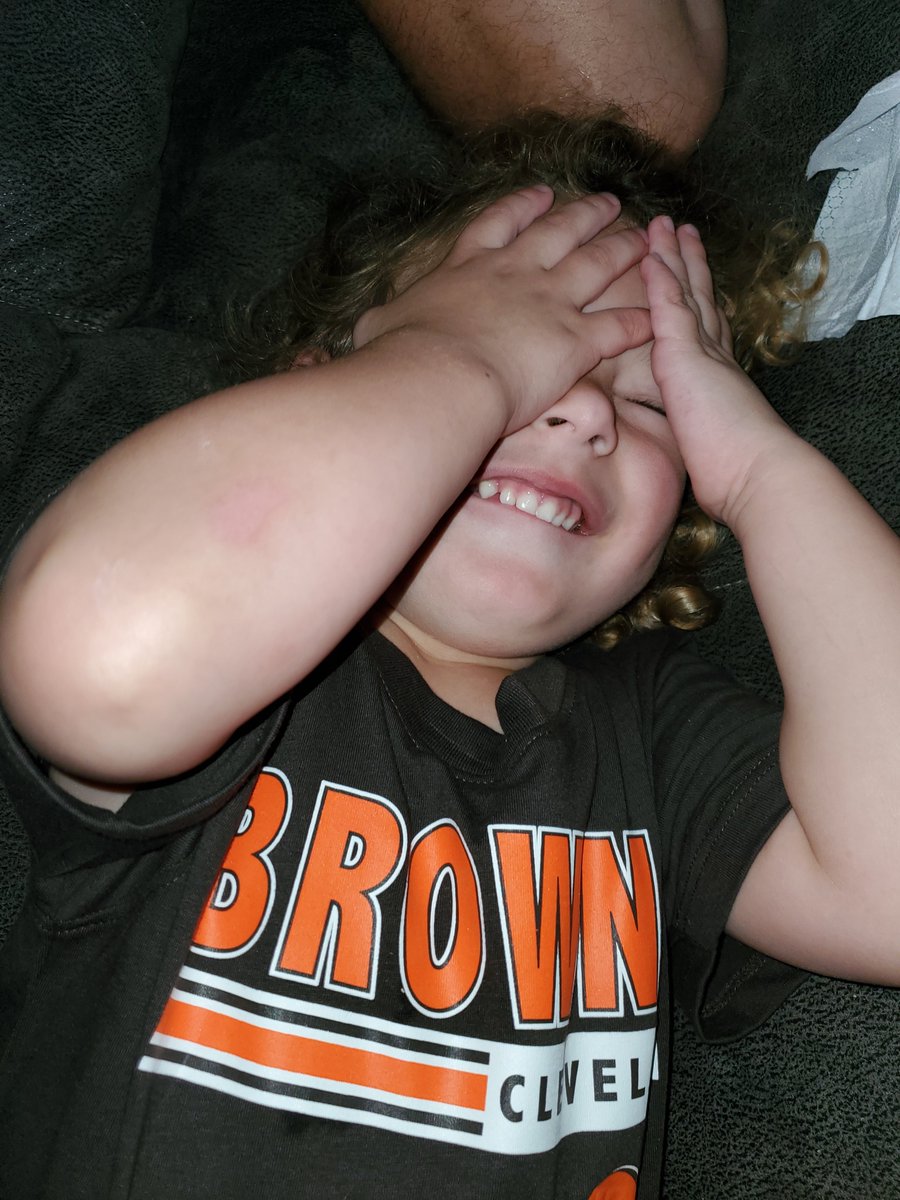 AshPiorkowski's tweet photo. Practicing our "I can't believe our @Browns are going to the superbowl" faces 😁
#Browns #clevelandkid #GoBrowns https://t.co/Hbc1yEd600