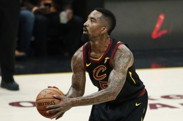TruthLebron's tweet photo. Lebron's cast against Raptors in 2018 playoffs

K-Love: 20.5 points on +3.5 rTS% 

Korver: 14.5 points on +21.3 rTS% (56 3P% on 6.25 attempts 🤯) 

JR: 12.5 points on +28.8 rTS% (76.9 3P% on 3.25 attempts) 

Jeff Green: 12.3 points on 11.2 rTS% 

No help??😅😂 https://t.co/1xh46sHLjY