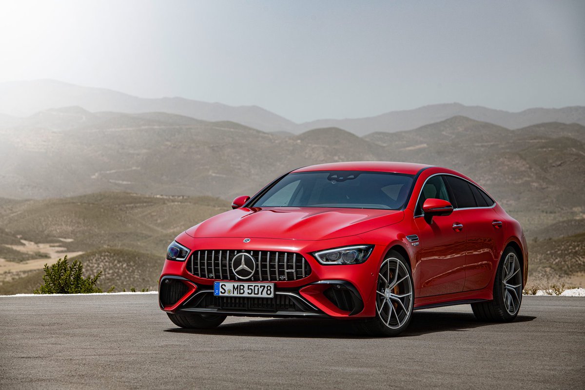 seyayeer's tweet photo. مرسيدس AMG تكشف عن GT 63S E Performance ذات الأربعة أبواب

المحرك V8 توين توربو بسعة 4.0 لتر + نظام هايبرد ببطارية 6.1 كيلوواط/ساعه، بقوة إجمالية تصل إلى 831 حصان 

تتسارع من 0 إلى 100 خلال 2,9 ثواني والسرعة القصوى 318 كيلومتر/س https://t.co/6pXSY25ONG