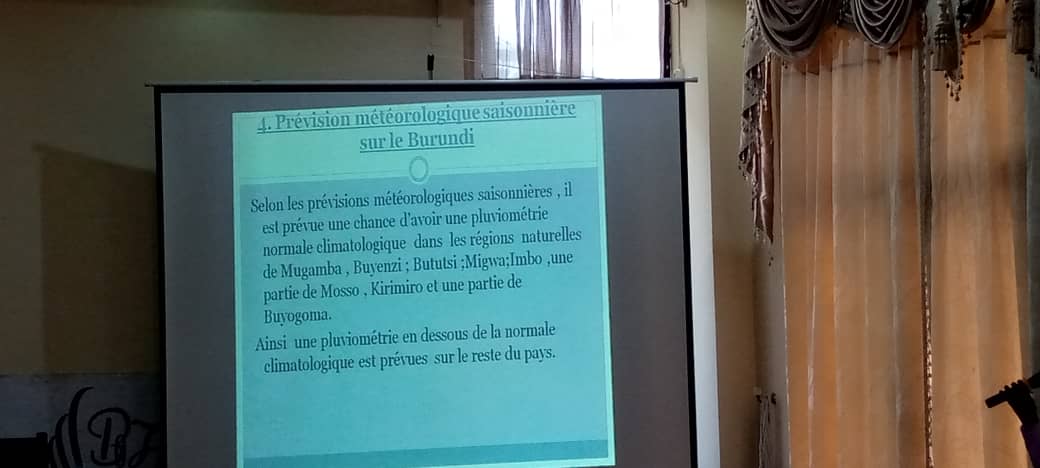 ImicokamaRadio's tweet photo. #Burundi, Il est prévu une pluviométrie normale climatologique ds des régions naturelles coe #Mugamba,#Buyenzi,#Bututsi,#Mirwa,#Imbo,Une partie de #Moso,#Kirimiro et une partie de #Buyogoma.Une pluviométrie en dessous de la normale sera observée sur le reste du pays @BMineagrie https://t.co/sy6aNMJWvK