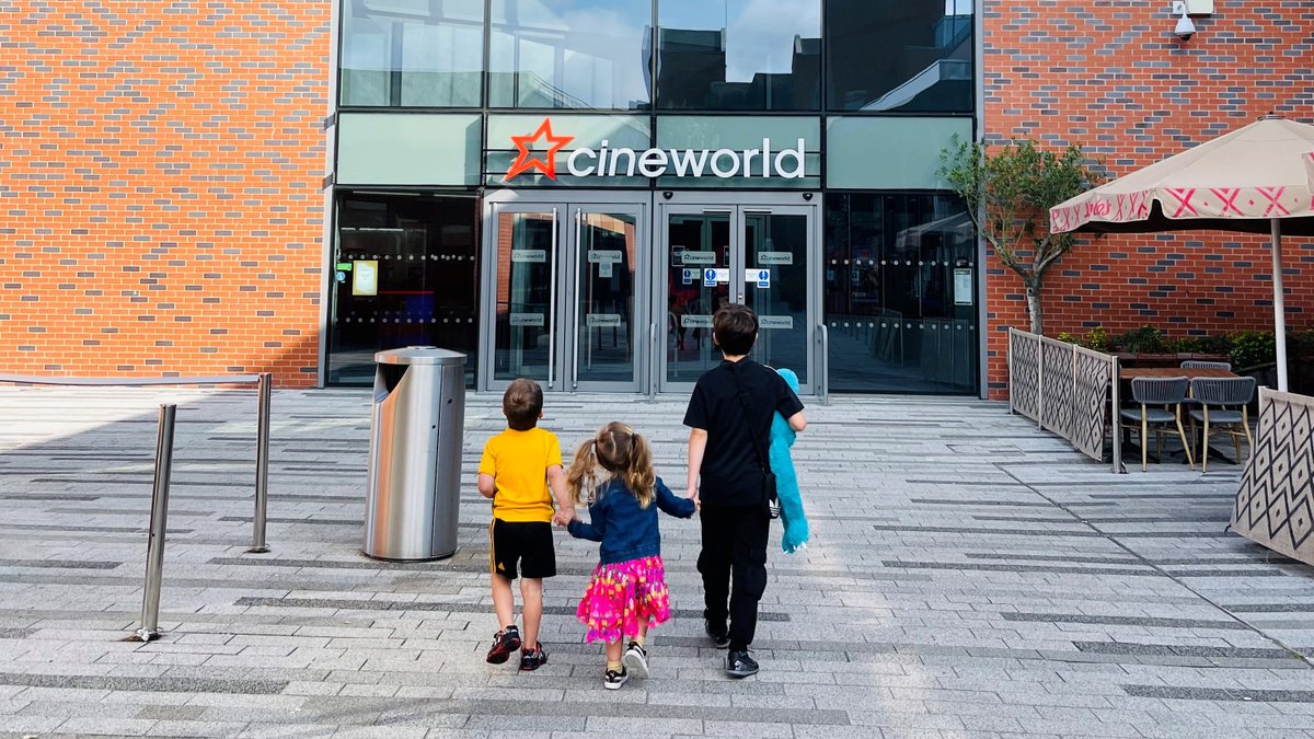 findtheglow's tweet photo. "It made me so happy"🥰
Thanks to our incredible supporters 9 y/o Rory*, his brother & sister went to the cinema for the 1st time this summer
The family, who are supported by our YP&C team, were gifted the vouchers through our #SavetheirSummer campaign which raised over £3,500! https://t.co/wHCRx5Ti3g