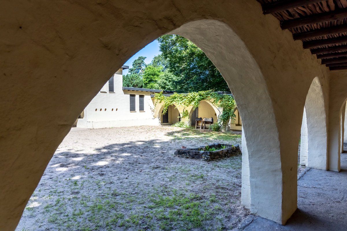 Vandaag is de eerste #OpenMonumentendag. Geniet nu het nog kan van het bijzondere erfgoed op ons museumpark. Koop je kaartje aan de kassa of laat je #museumjaarkaart scannen. Vandaag en morgen is echt je #allerlaatste #kans, daarna sluit het park tot 18 december!