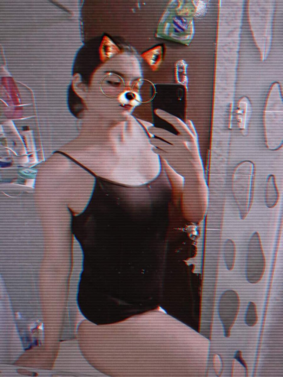 Isablur_PS2's tweet photo. Mi novio @AkamaruRyu les regala esta fotito UwU, sip es trapito UwU.
#femboy #trapito #sexy #LATAM #Chilena #Belleza https://t.co/WZHVeBtRnA