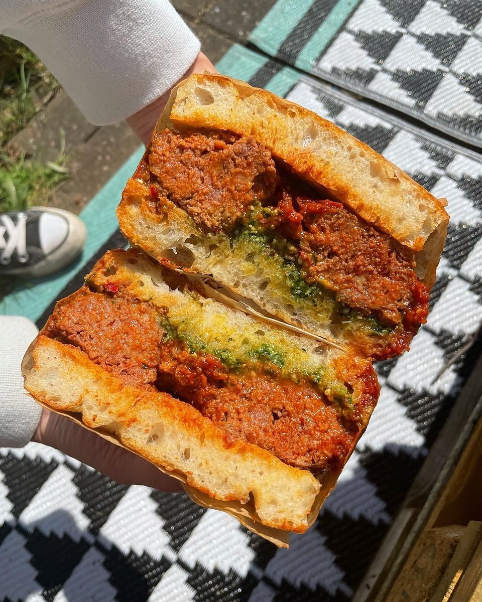 NPTEESSIDE's tweet image. Red Army in all it's glory 🤌 This messy bugger is back at @OrangePipMarket this Saturday.

Do yourself a favour and get plenty of napkins - full menu dropping tomorrow 💥

#orangepipmarket #boro #northeastfoodies