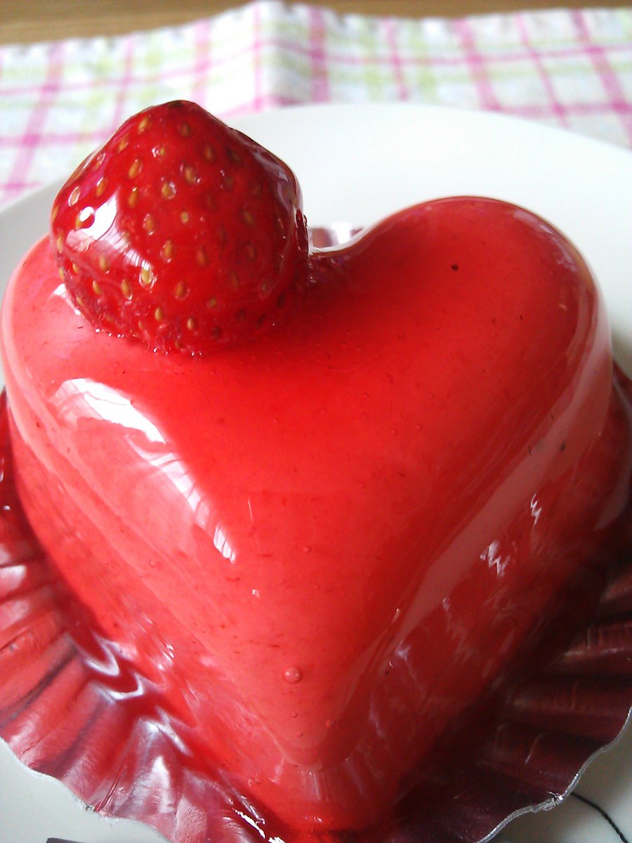 美味しそうなスイーツ写真が集まってるタグかと思ったらなんか違うね これを見た人はフォルダにあるデザートを晒す Togetter