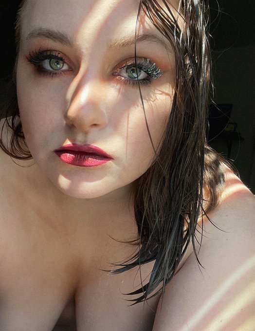 I took a shower and kept my makeup intact...what can you do? #nsfw #shower #wetasf https://t.co/NyIS<a href="/tag/shower"class="tags"><span>#shower</span></a><a href="/tag/nsfw"class="tags"><span>#nsfw</span></a><a href="/tag/wetasf"class="tags"><span>#wetasf</span></a>