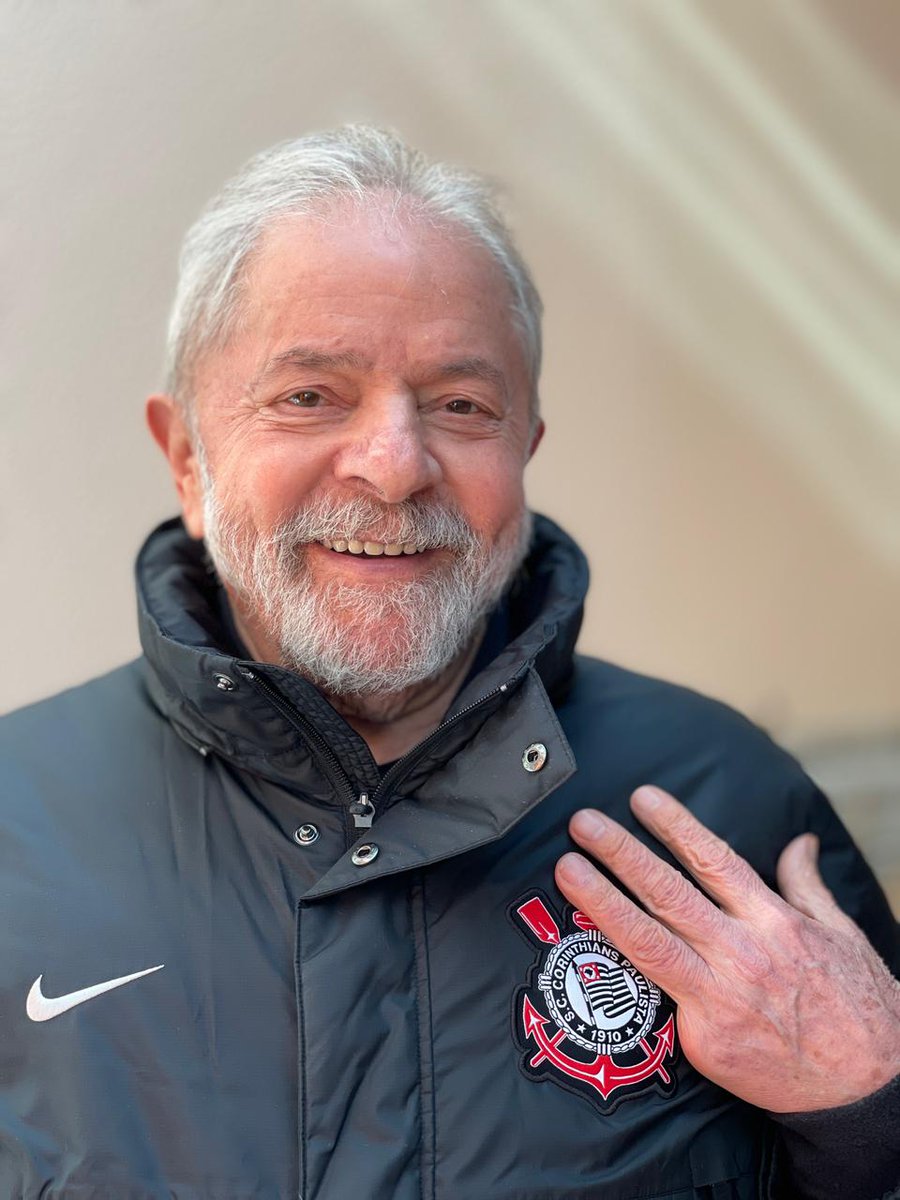 LulaOficial's tweet image. Hoje o Corinthians faz 111 anos. Por aqui já são 69 anos corinthiano, com muito orgulho!
Foto: Ricardo Stuckert