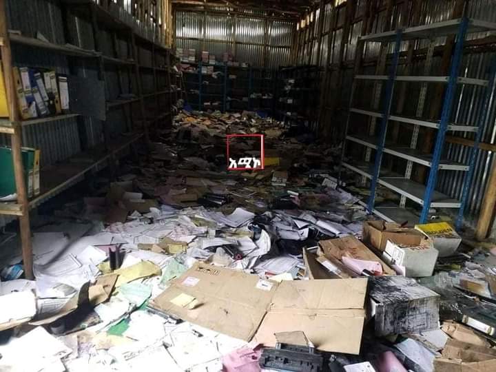 Queen_EthioSaba's tweet photo. @SuleimanAbdell7 @PowerUSAID @WFP @UN_HRC @SCRtweets @UNOCHA @antonioguterres @EU_Commission @StateDept @USAmbUN The UN world food program @WFP and the @USAID are screaming for the #Tegray crisis, But when the #TPLFTerroristGroup is destroying, looting & burning thier warehouse that belongs to the #Amhara and #Afar displaced innocent civilians, their mouths filled with water. #Hypocrisy! https://t.co/4qlAg62V01