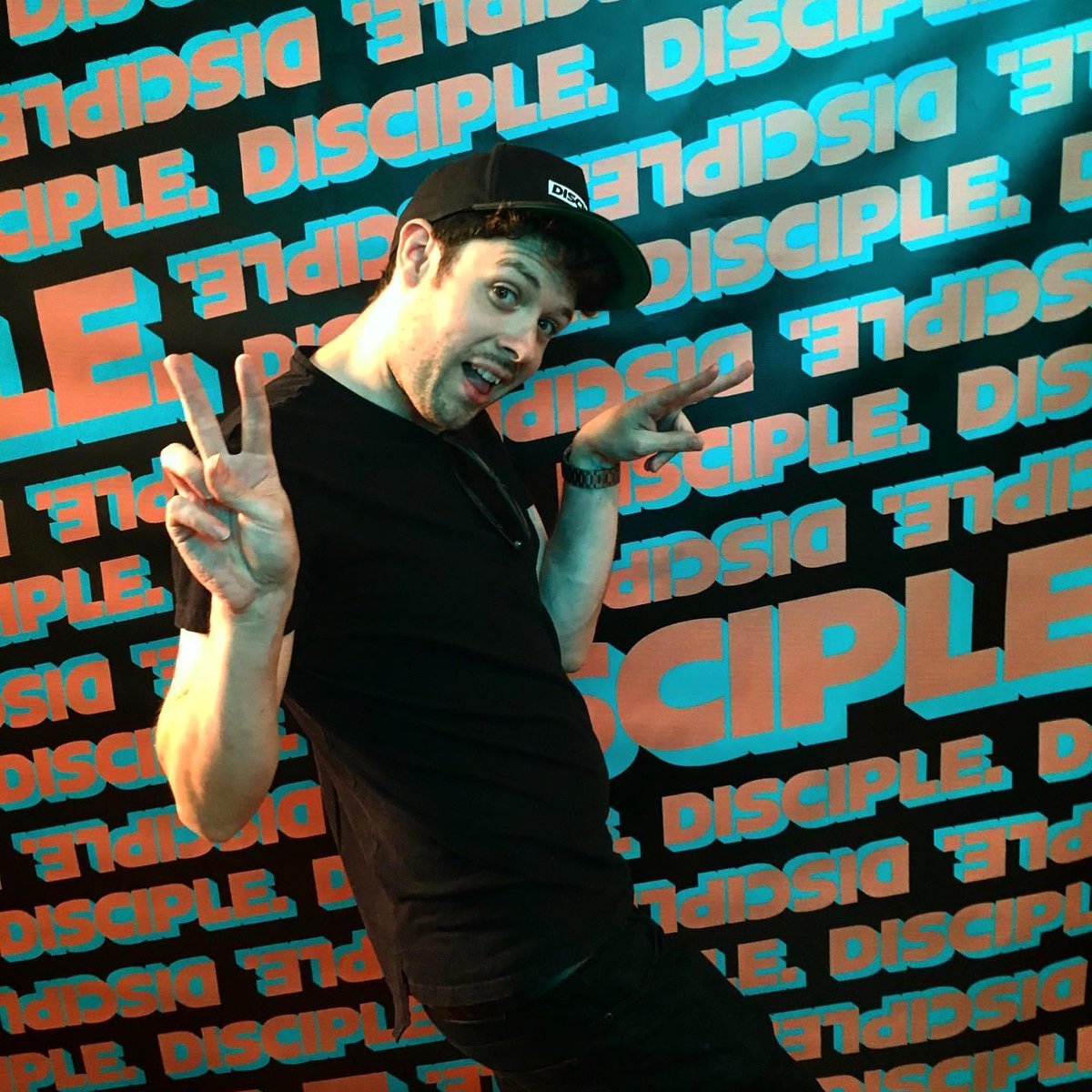 SkyVenueSLC's tweet image. ➡️ Disciple dad @dodgeandfuski is back in town TONIGHT and he’s bringing along @fuckvolt + @imBAINBRIDGE ⚡️⚡️⚡️

Click here to secure tix: bit.ly/dodgefuskislc 🎟