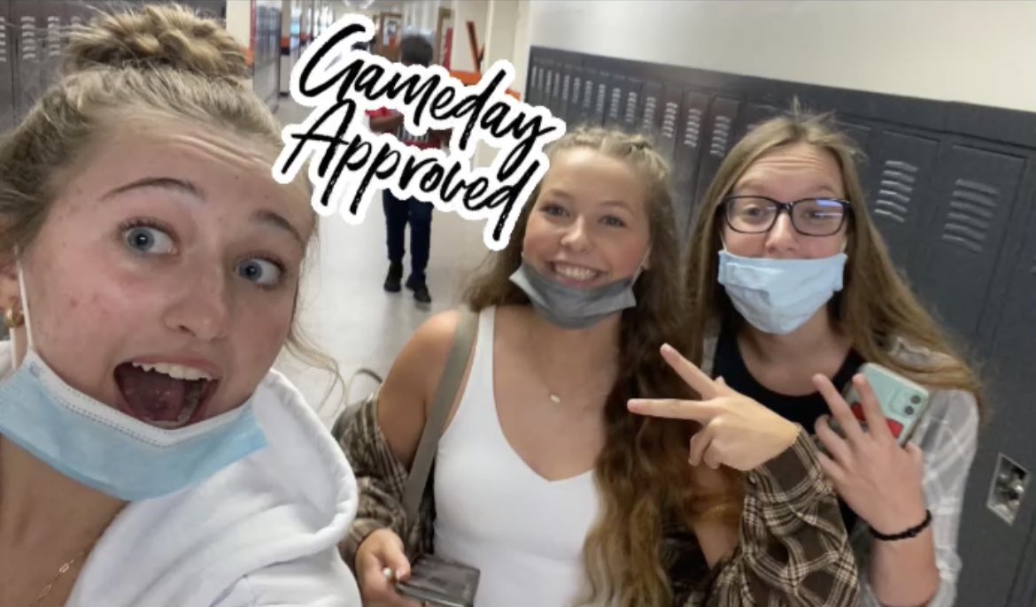 These selfies can only mean ONE thing… it’s GAMEDAY 🙌🏻🙌🏻🙌🏻

Catch our Lady Cane in action at home tonight as we take on Lynchburg-Clay. JV start time is 5:15, varsity match will follow. 🏐🏐🏐

#LCV #gamedayselfies #Conquer