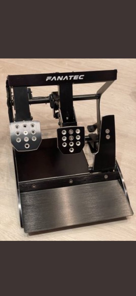 Señores está en venta esta pedalera fanatec v3 invertida con muy poco uso 💃💃💃 <a href="/Cheroki_PS/">@Cheroki_PS</a> <a href="/imbrubio77/">Rubio</a> se agradece retwit💃💃💃