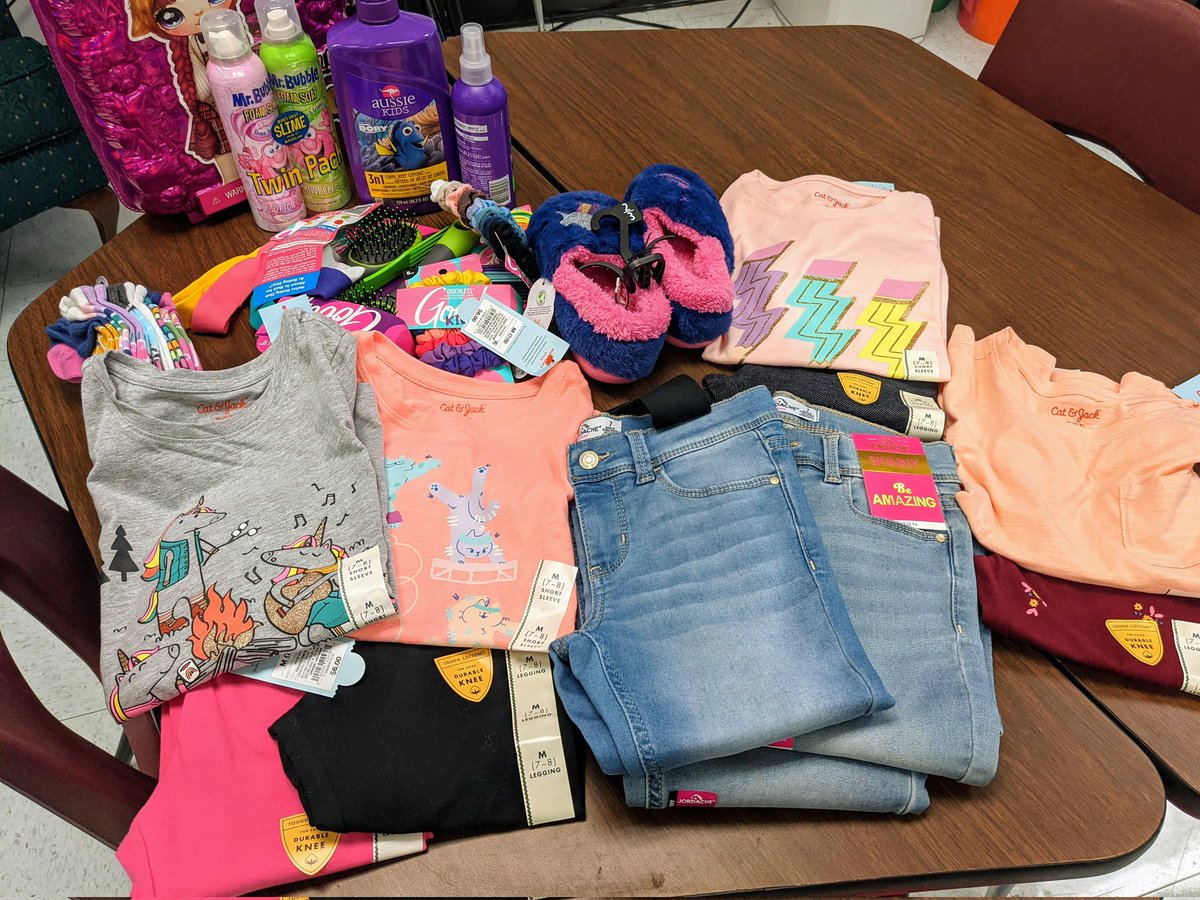Kindness runs deep in this community ❤️. One of our staff members at De Zavala Elementary is making a special little girl very happy. 

New clothes for a new school year is a luxury for some families and we want to do everything we can to help.