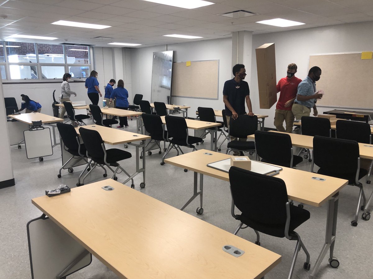 “There’s no way we would be opening our Adult Ed classrooms next week without their help.” 18-21 year old special students in Ahrens Work Transition Program have been busy getting building ready for classes next week. ⁦@Marvis_WLKY⁩ is here for story tonight. #WeAreJCPS