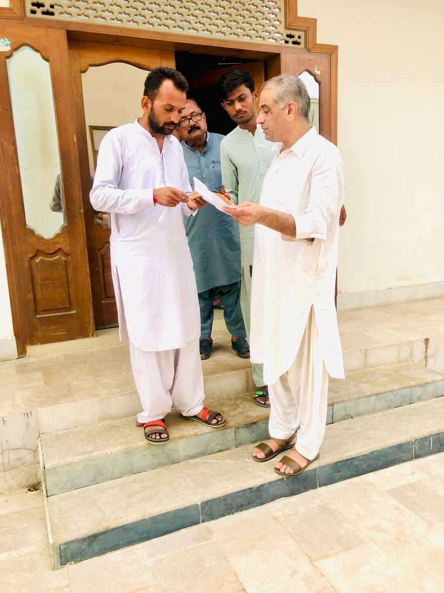 YouthOfUmerkot's tweet photo. YOU Delegates in Leadership of Chairman @TheMRPofficial &amp; Director Youth Affair Bhagwan Das Bheel &amp; Director Students Affair Inderjeet Kumar had meet up with MNA @LALMALHI to hand over a letter to grant Special Scholarship from @SMQureshiPTI sb for students of dist Ukt &amp; Thar. https://t.co/bPq4EbZTK9