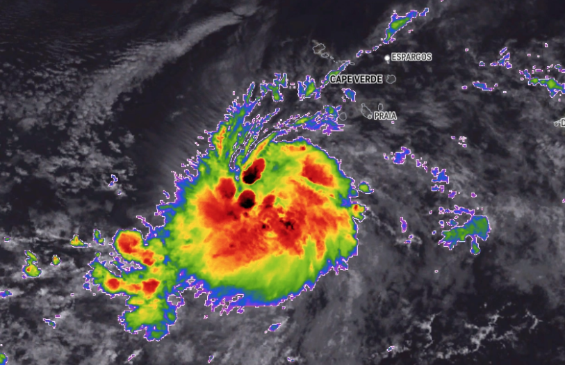 accuweather's tweet photo. New tropical storm forms over the Atlantic: Meet #Larry. 🌀
https://t.co/AUywOo1uWC https://t.co/PRKcgIYeo9